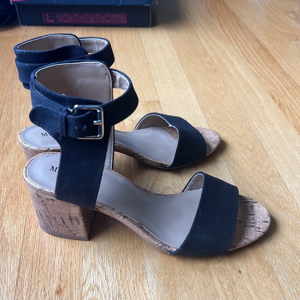 ▪️ Women Sandal - Picture 2 of 5